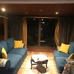 A Nice Apartment, 2 Bed Rooms, 2 Living Rooms